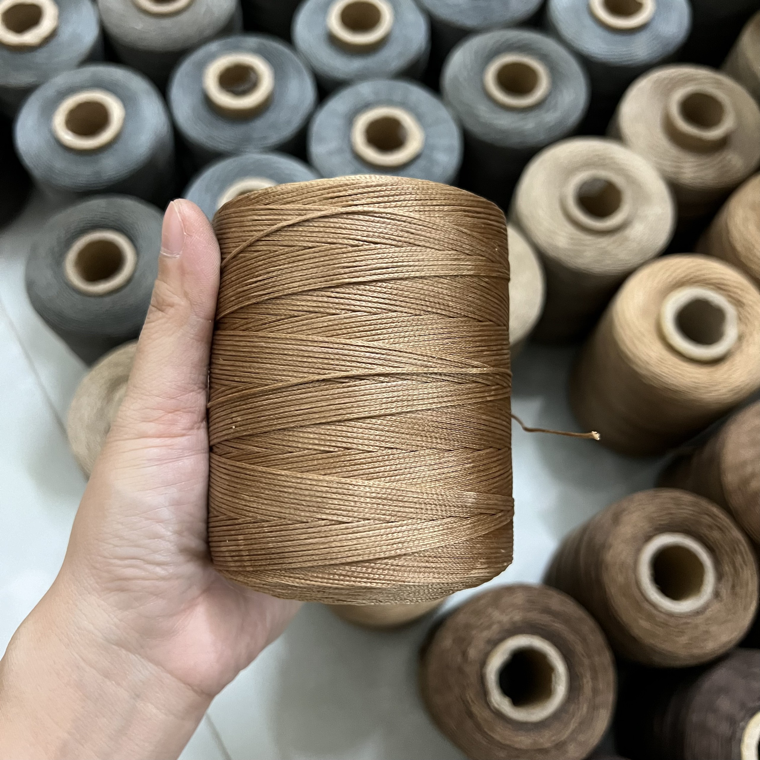Chỉ sáp nến khâu giày dép, sợi dẹt