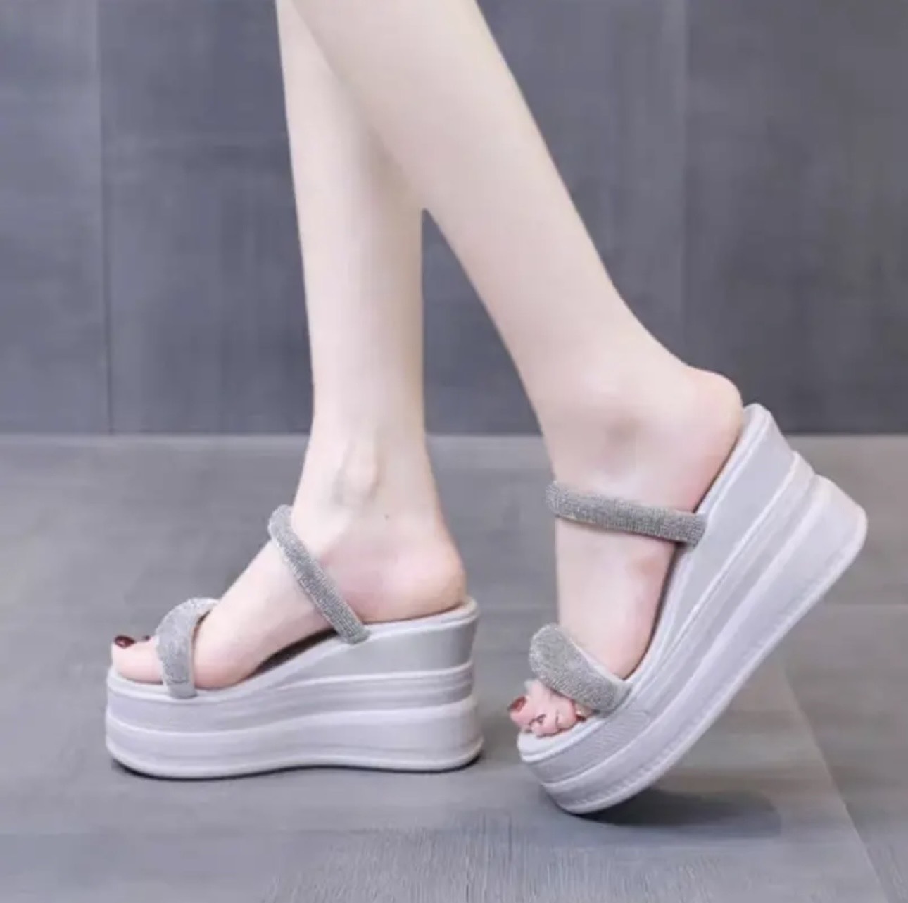 DÉP XUỒNG QUAI DA ĐÍNH ĐÁ QC TH