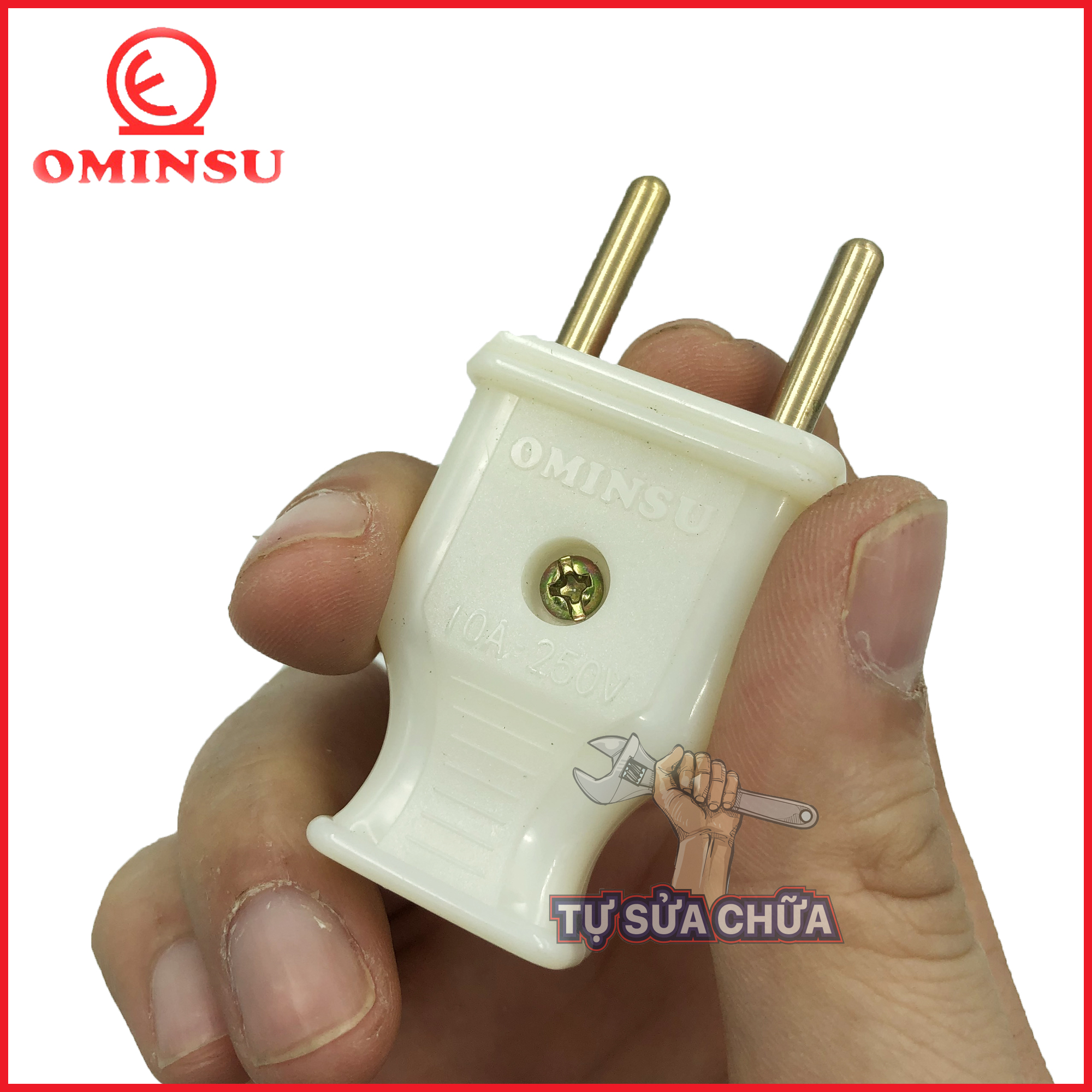 Phích cắm chống vỡ Ominsu P17-1 vỏ nhựa ABS, chân đồng đúc dẫn điện tốt
