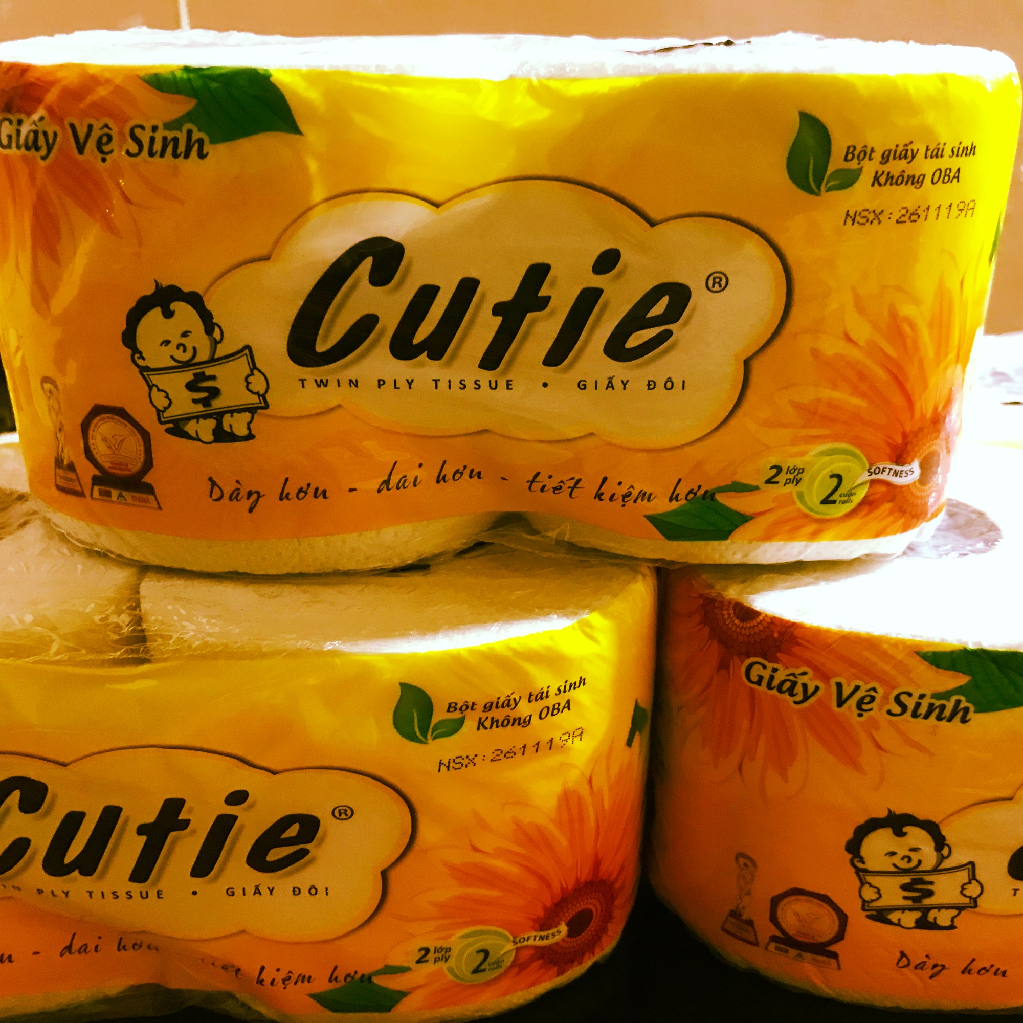 [HCM]Giấy vệ sinh Cutie (700gr/1 bịch)
