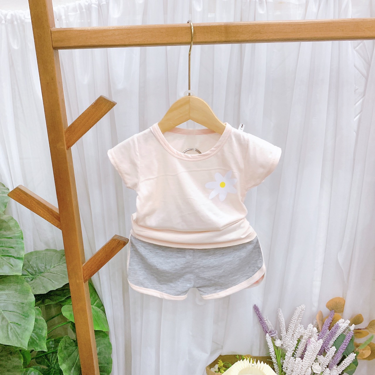 Bộ cọc tay hoa cúc dễ thương cho bé gái