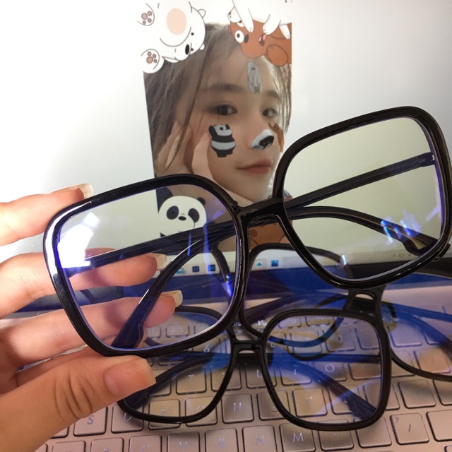 Kính Mắt Vuông To Gọng Đen