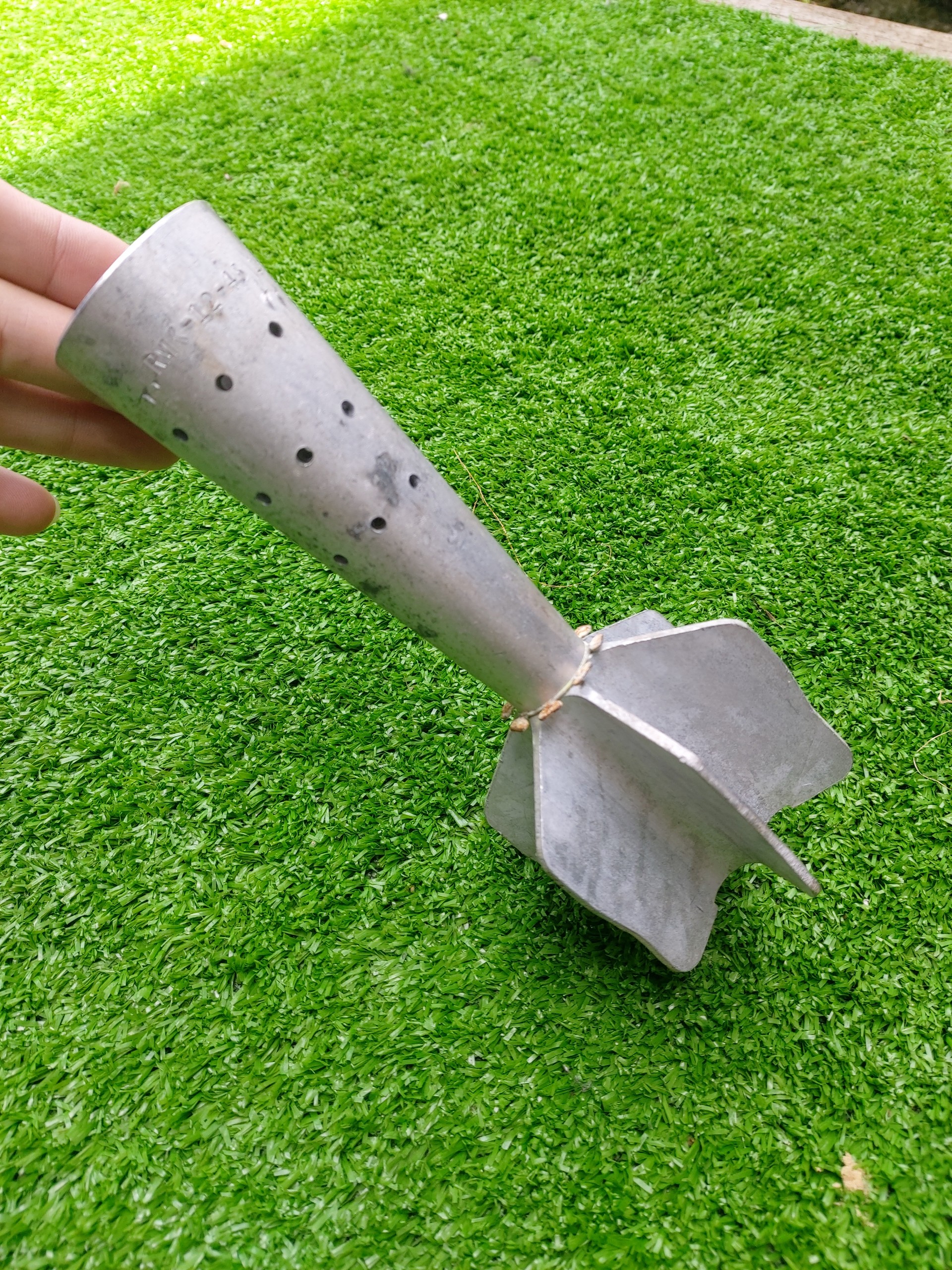 Đuôi cối 81mm US,lọ cắm hoa