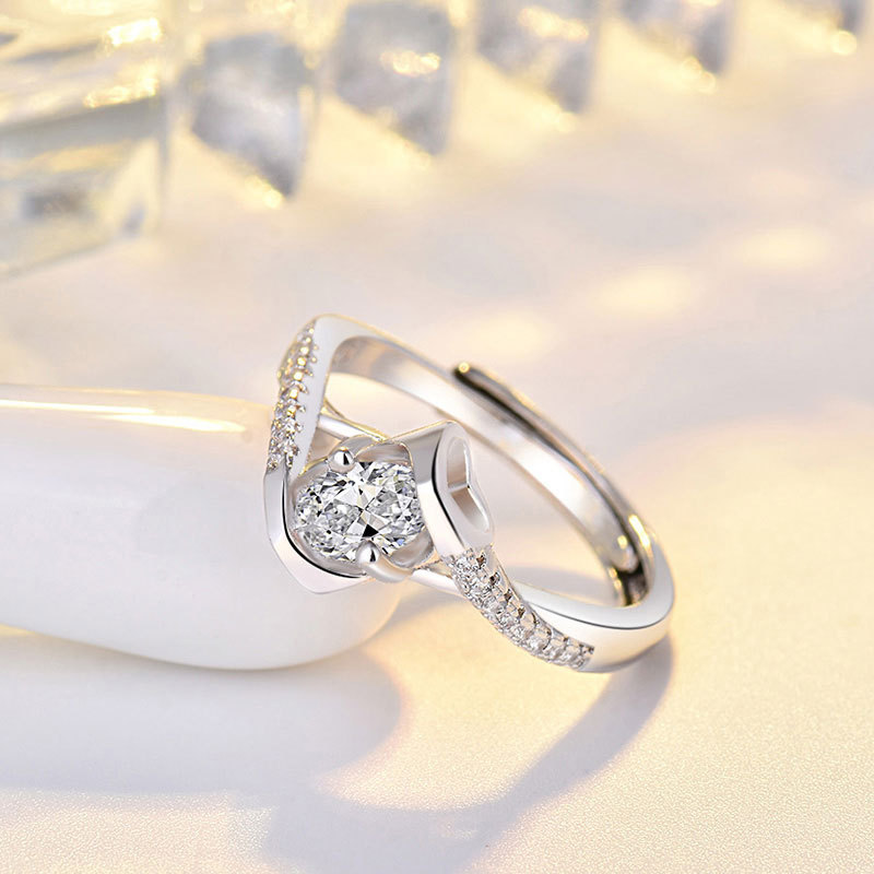 Nhẫn bạc nữ đính đá Moissanite độc đáo