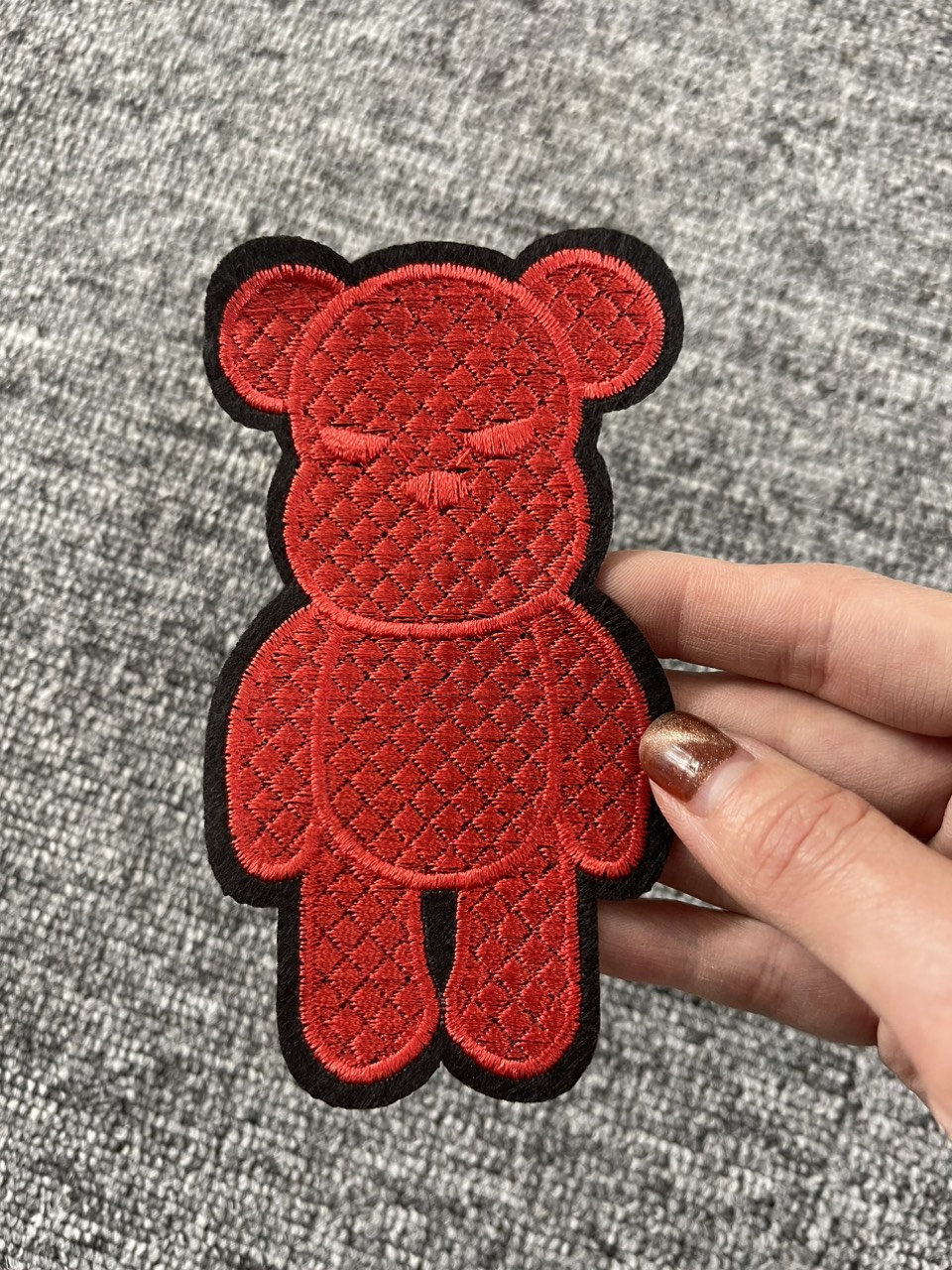 Miếng Sticker Thêu Ủi hình gấu bearbrick