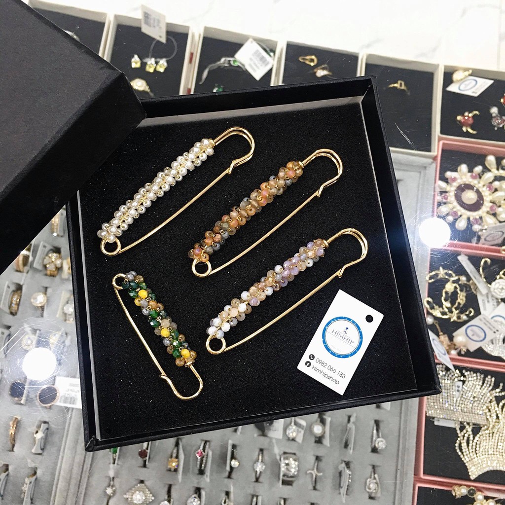 [Nhập mã LAZXuHuong03 giảm 40k/299k] Kim Băng Cài Áo, Quần Đính Đá Sang Trọng