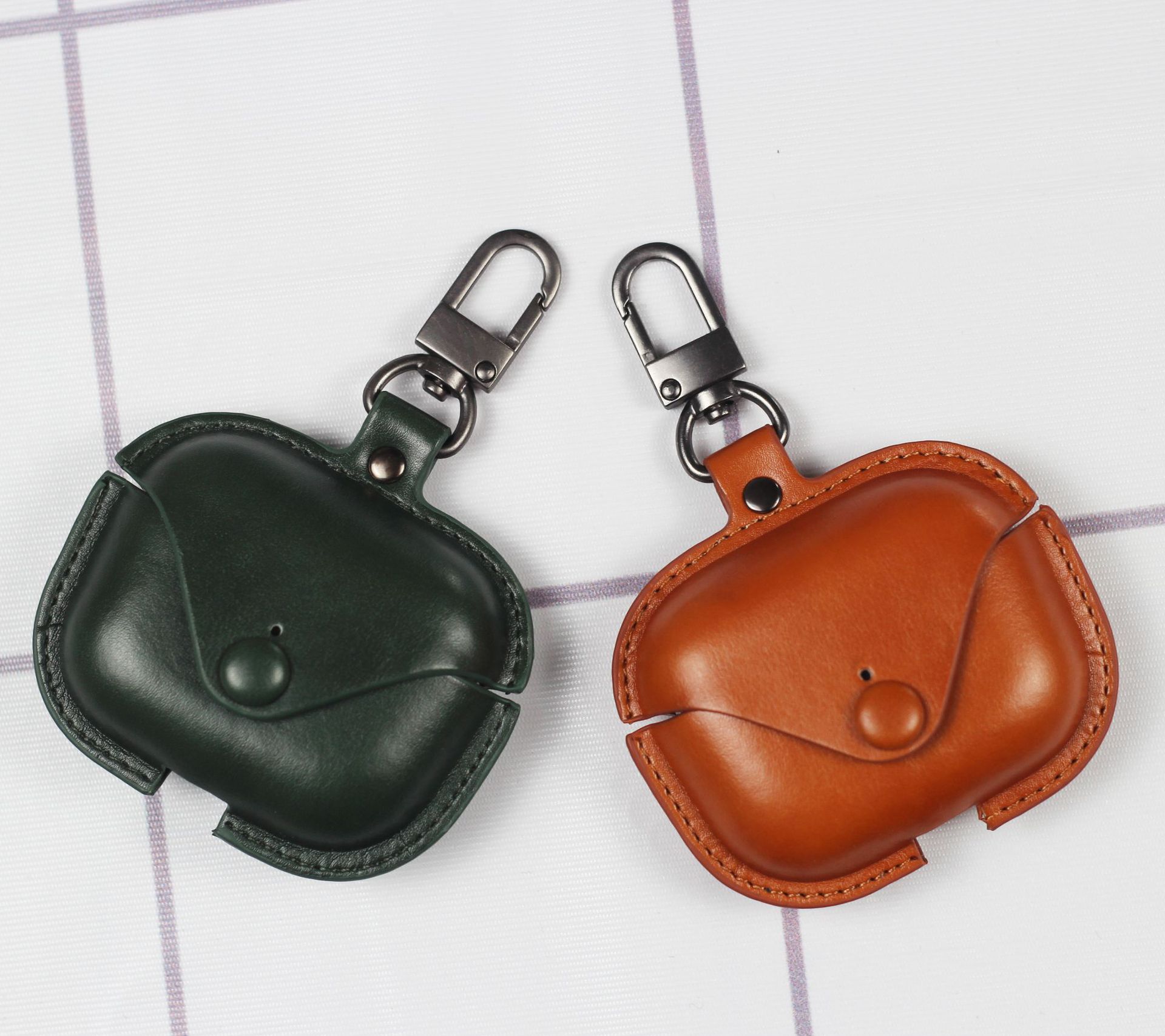 BAO DA [AIRPOD PRO VÀ AIRPOD 3] KÈM MÓC KHÓA THÉP SANG TRỌNG