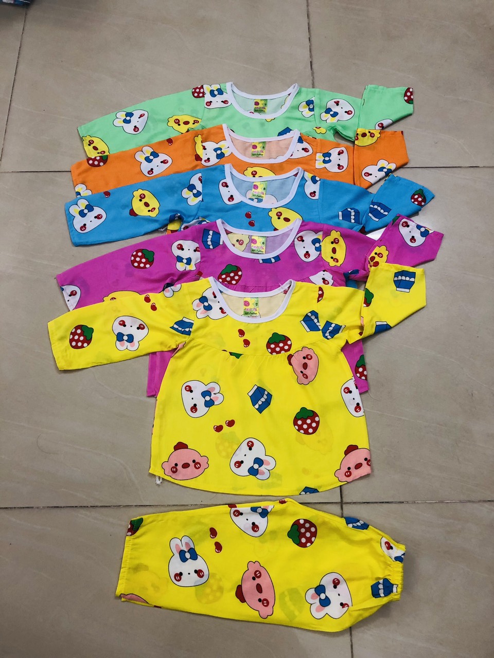 Bộ Tole Tay Dài Bé Gái (6-14kg) (giao màu ngẫu nhiên)