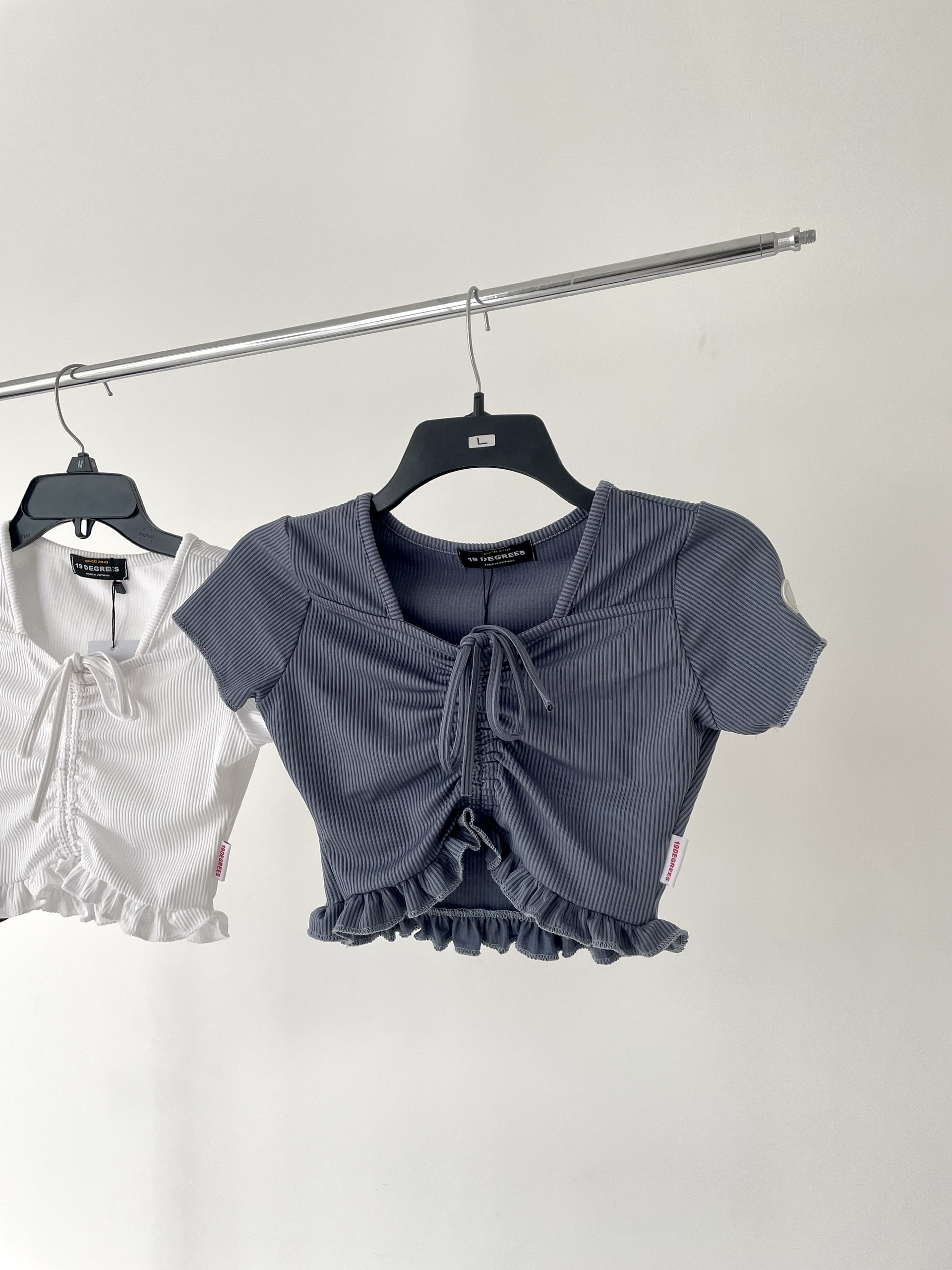 Croptop Bèo Thắt Nơ // 19DEGREES