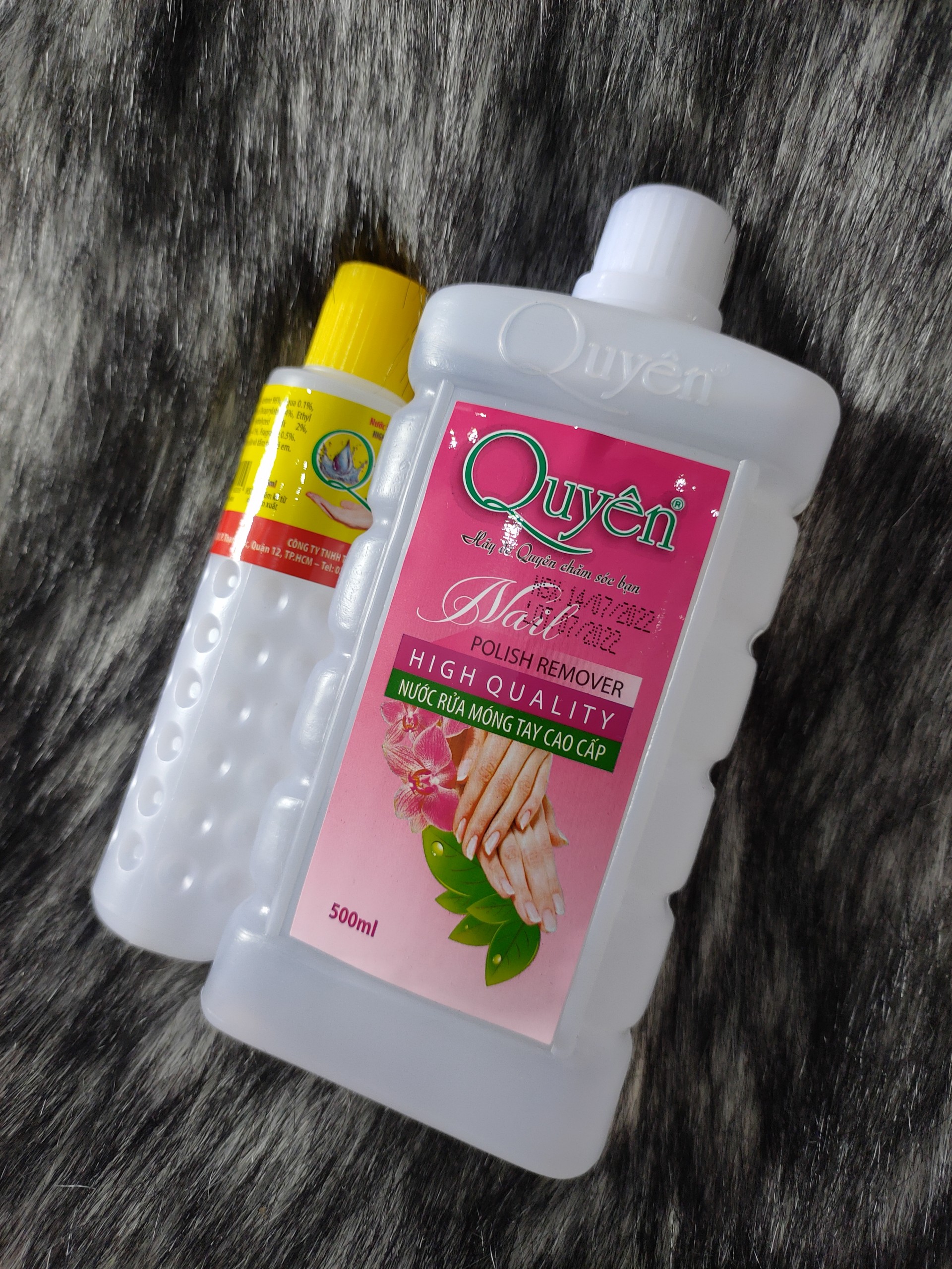 Nước rửa móng Quyên
