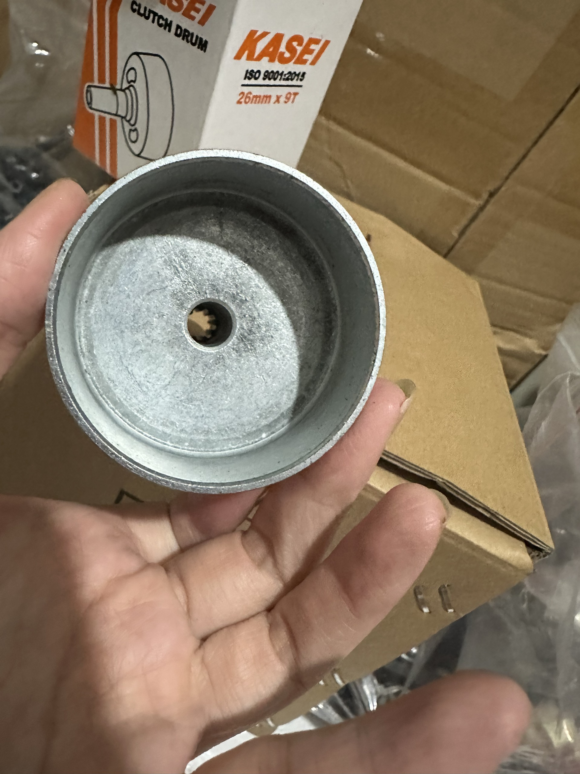 ( KASEI) CHÉN (CHUÔNG)  CHO MÁY CẮT CỎ 2 THÌ. 26MM/28MM - 9 KHÍA