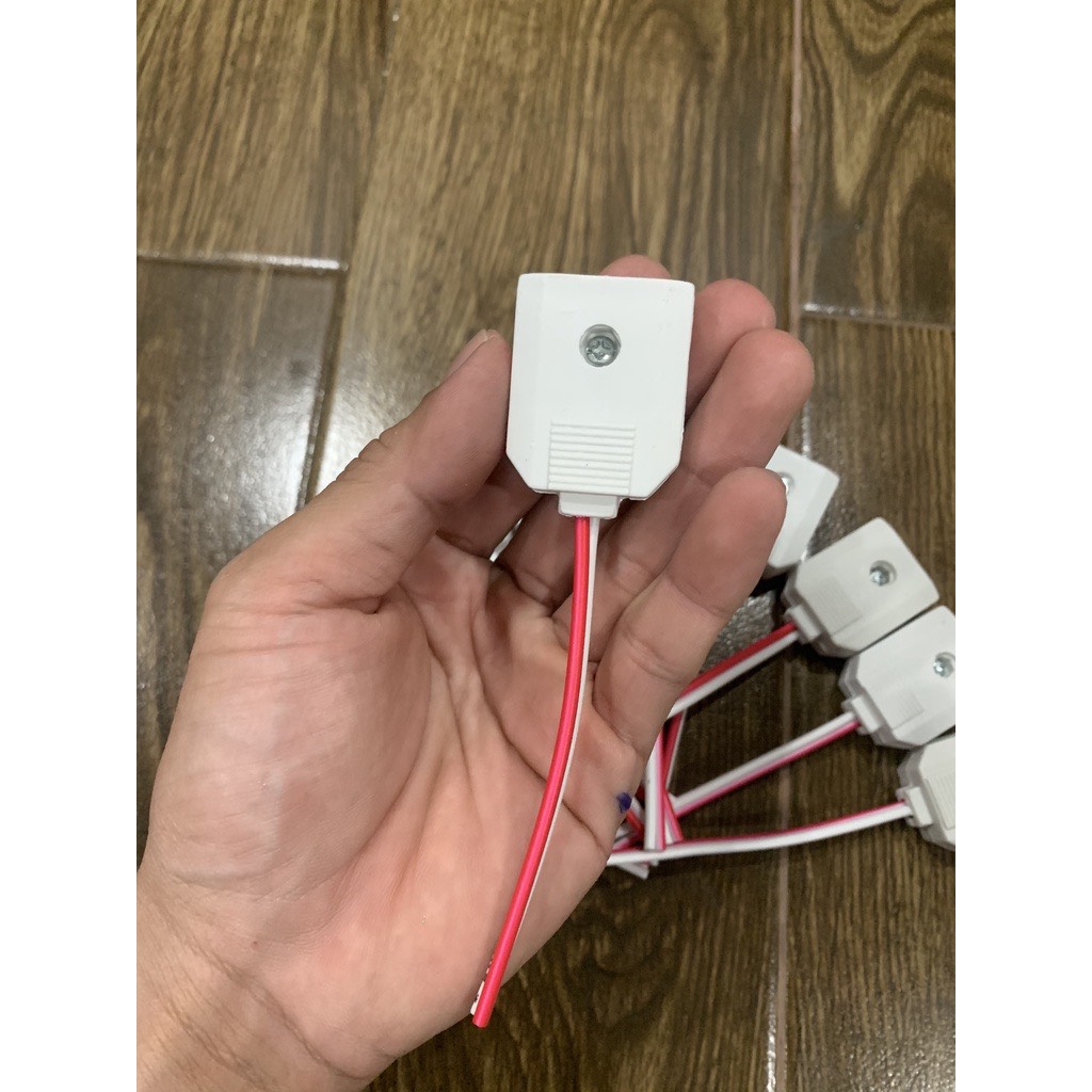 PHÍCH CẮM ÂM LẮP CAMERA CÓ DÂY NỐI NHỰA ABS