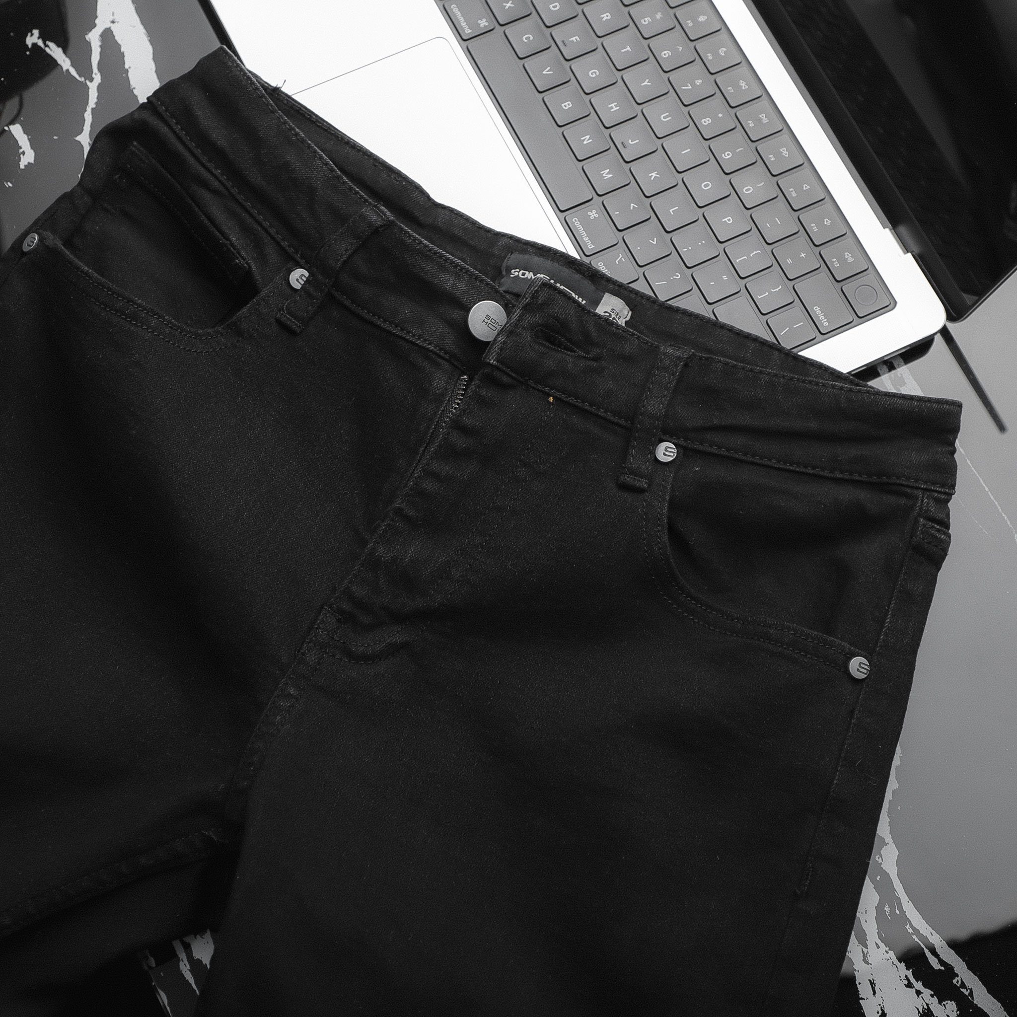 Quần Jean Skinny Light Cut Black