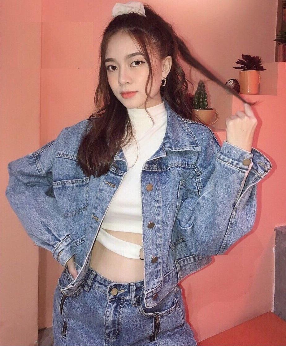 ÁO KHOÁC JEAN NỮ ( XANH JEAN ) PHỐI CÚC SAU LƯNG SIÊU ĐẸP 01N13