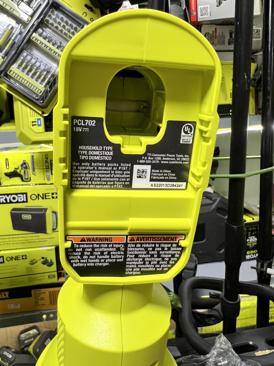 Máy hút bụi Ryobi PCL702B