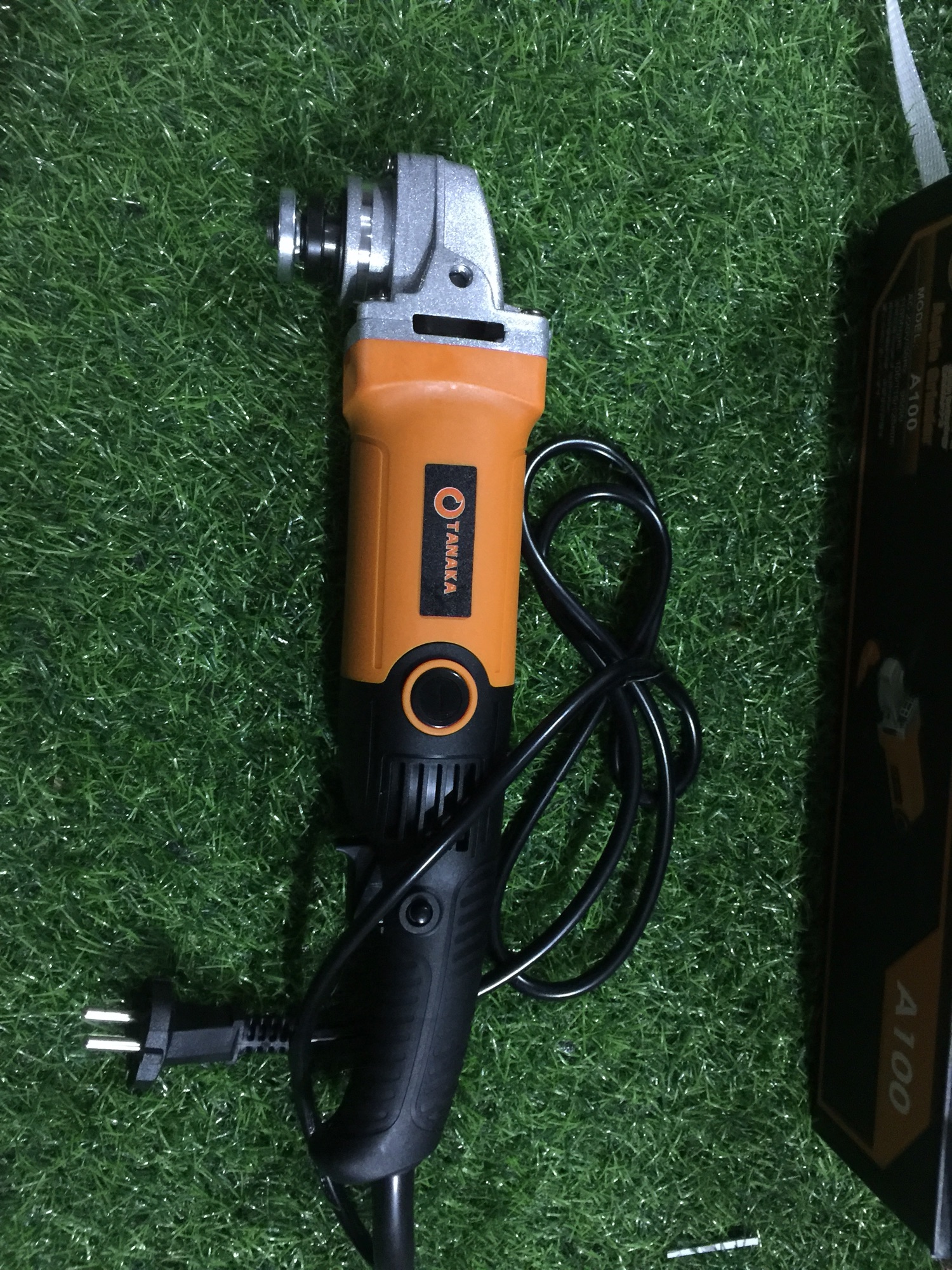 MÁY MÀI CẦM TAY TANAKA 950w