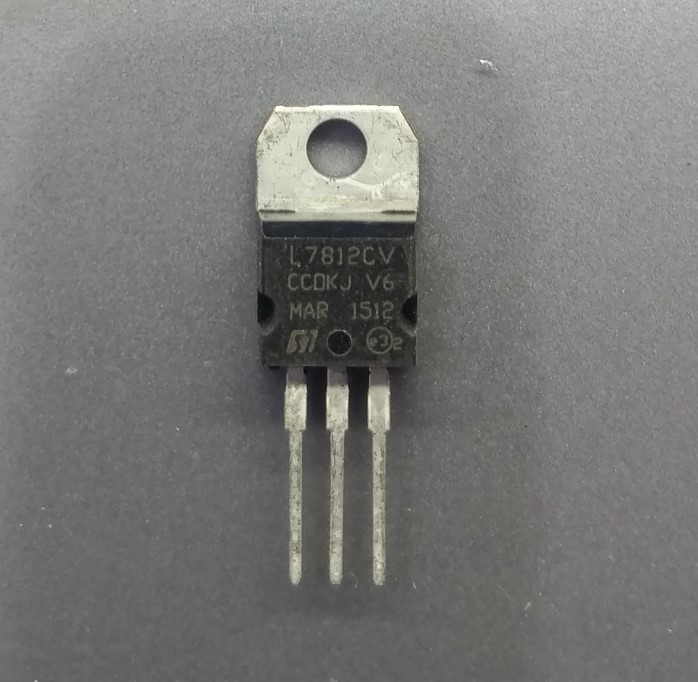 [HCM]5 Cái IC Nguồn 12V 7812
