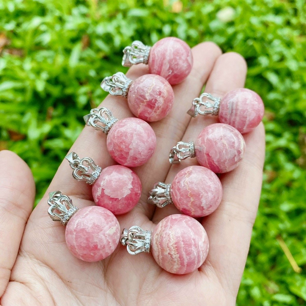 Mặt dây chuyền trái châu phong thủy đá đào hoa