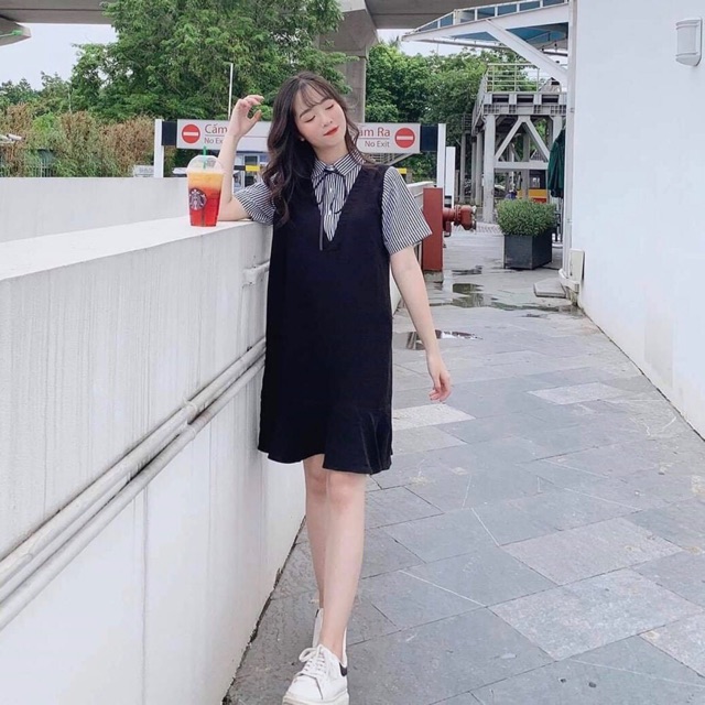 Đầm suông đen phối sọc