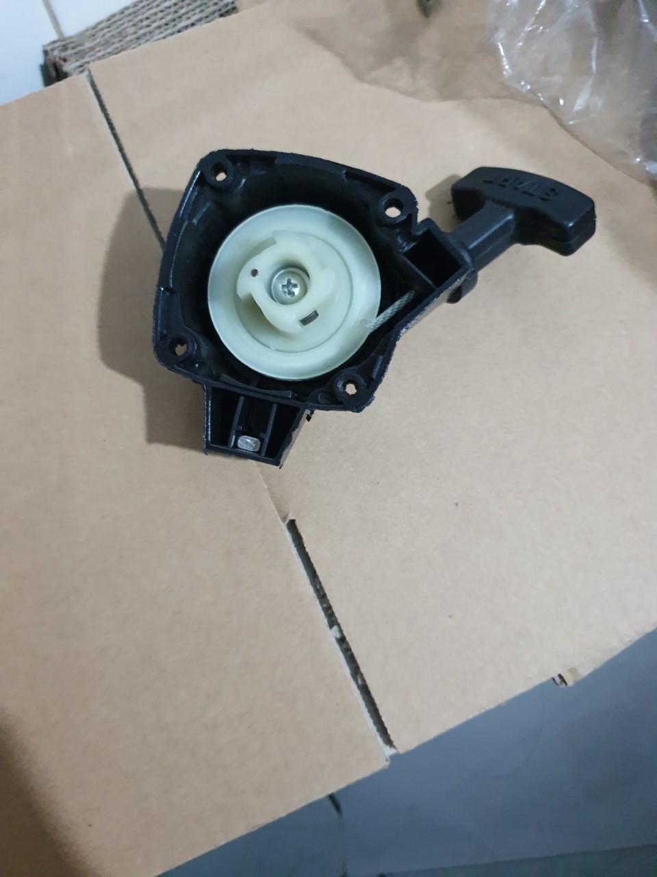 [HCM]BỘ CHỤP GIẬT( KHỞI ĐỘNG) MÁY CẮT CỎ 260 .4 ỐC - 4 CHẤU