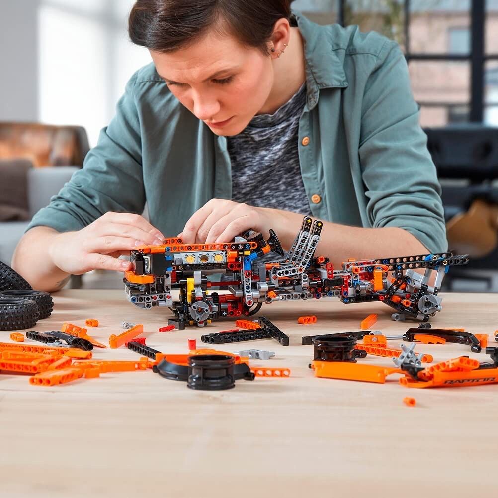 Đồ chơi lắp ráp LEGO Technic Ford F-150 Raptor 42126