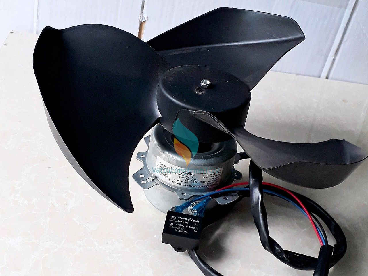 Bộ motor quạt 36w + cánh 34cm có gờ tản gió dùng cho dàn trồng Lan (1950+2380)