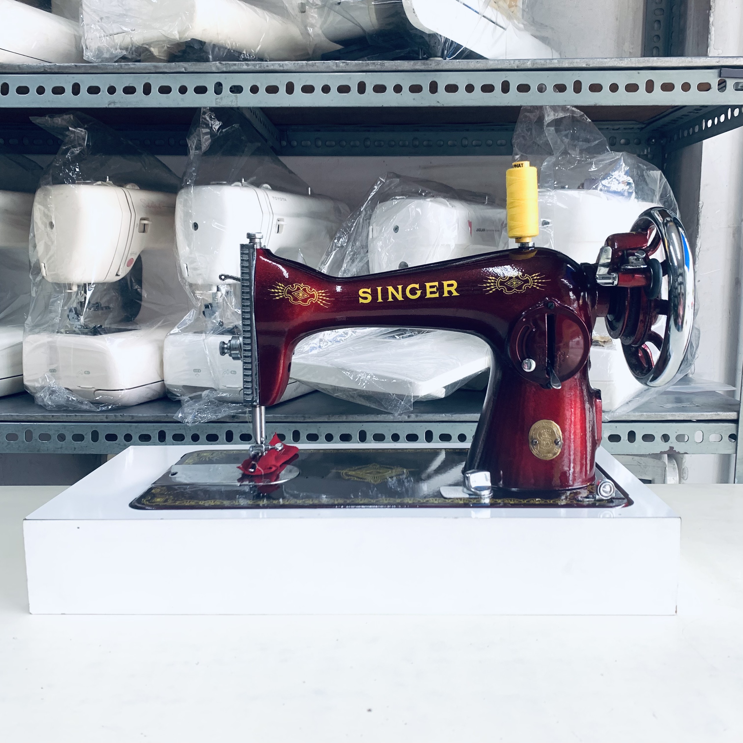 BỘ MÁY MAY GIA ĐÌNH ĐẾ GỖ NHỎ GỌN