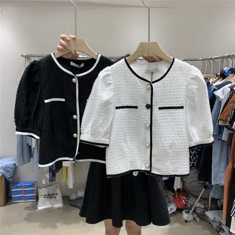 Áo khoác Xốp viền đen cá tính