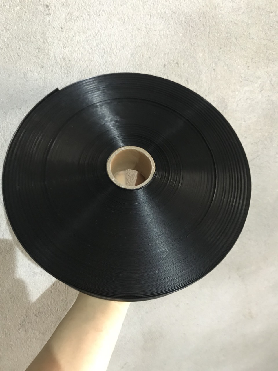 Ống tưới phun mưa phi 34 cuộn 100m - ống 2 lớp