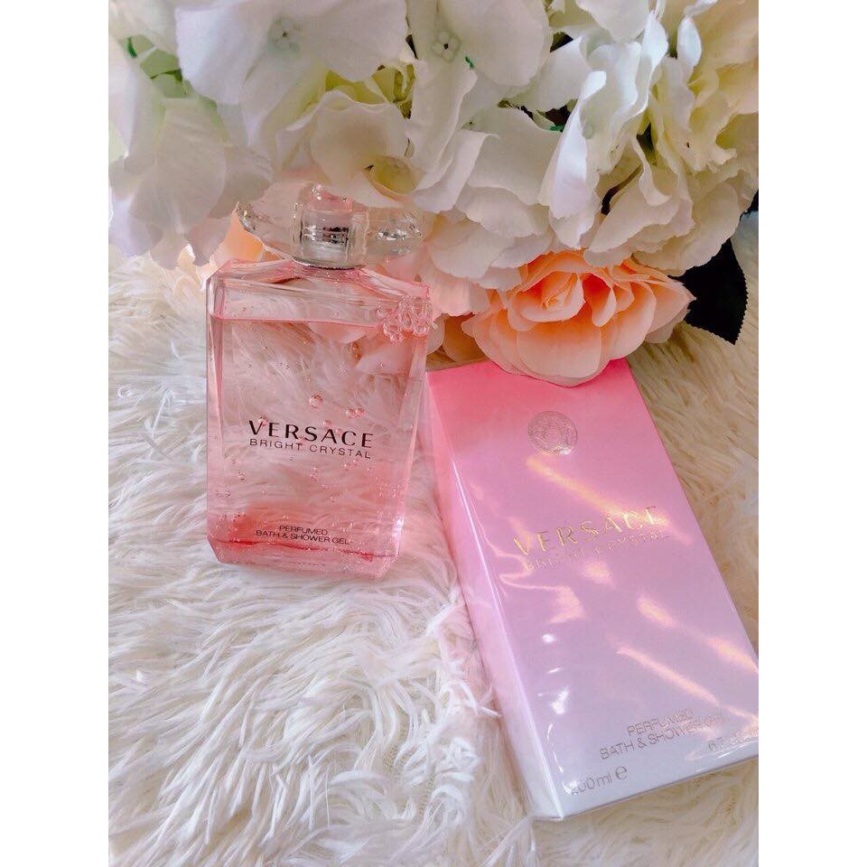 Sữa tắm nữ Versace Bright Crystal 200 ml