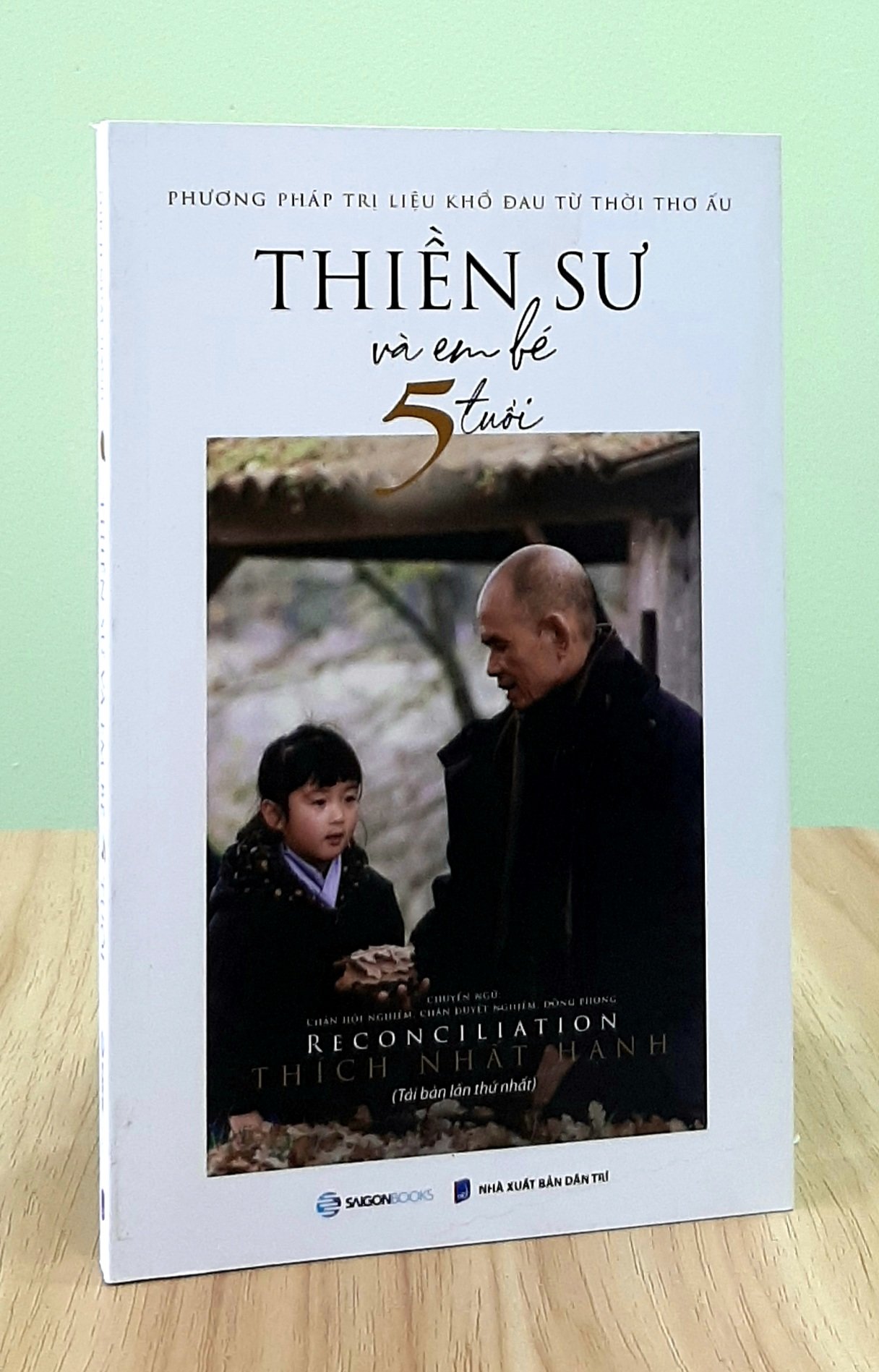 Sách - Thiền Sư Và Em Bé 5 Tuổi - Thích Nhất Hạnh