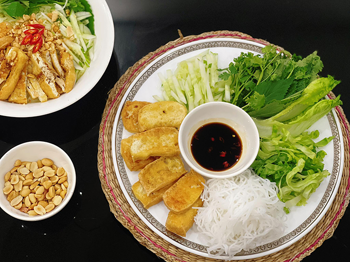 Nước tương đậu nành Maggi chai 300ml