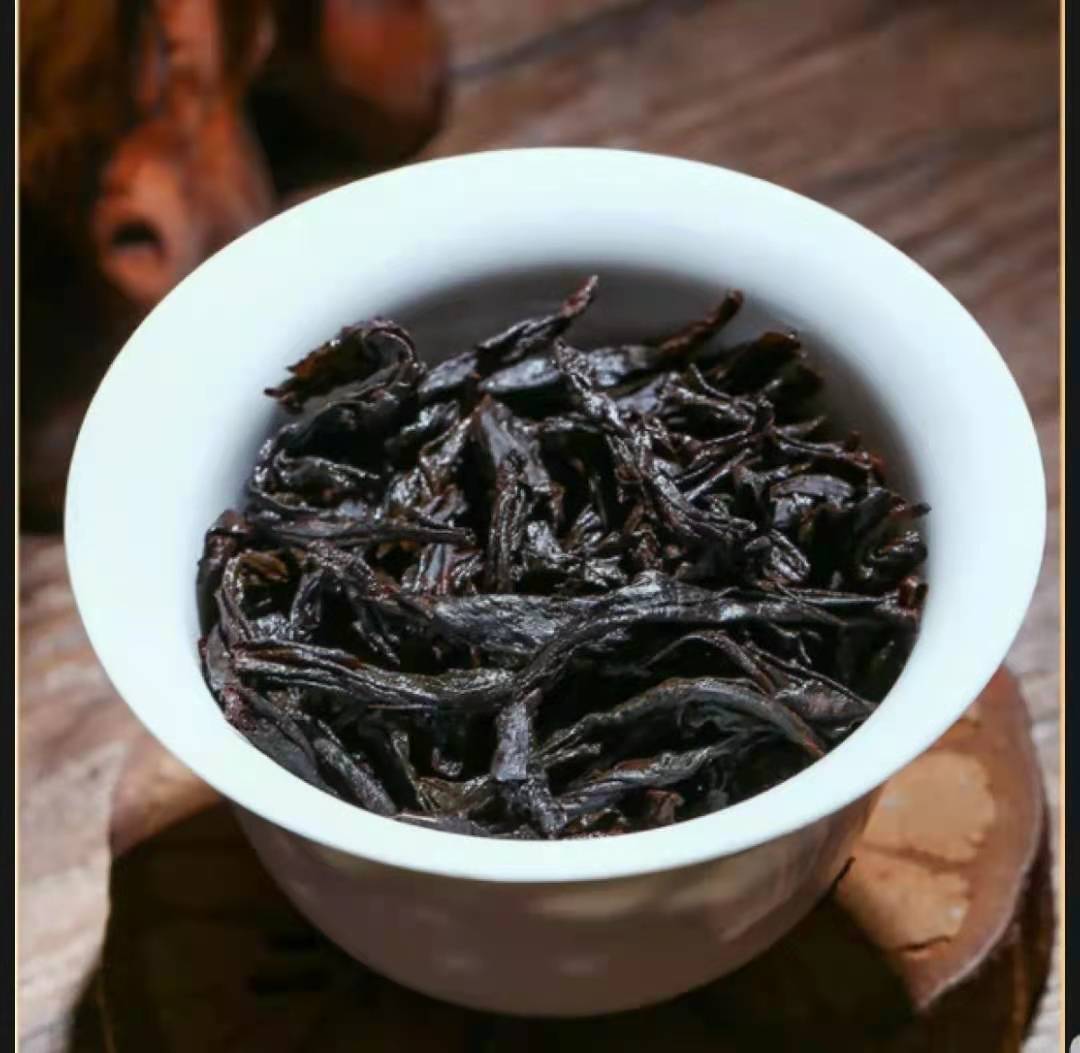 trà đại hồng bào lon 200gr