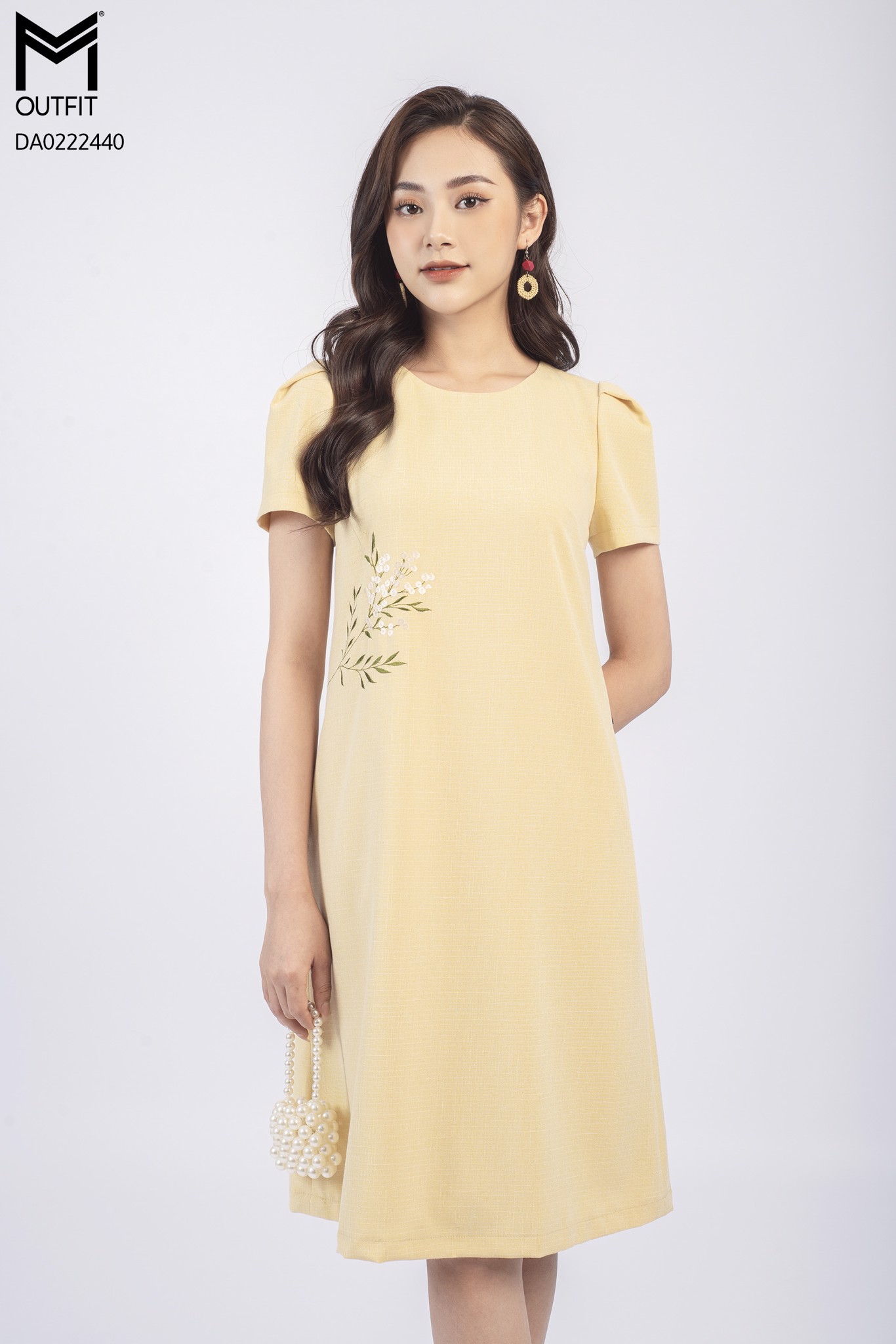 Đầm dáng suông, thêu hoa - Mmoutfit