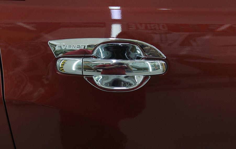 Chén, hõm cửa Ford Everest 2017-2019