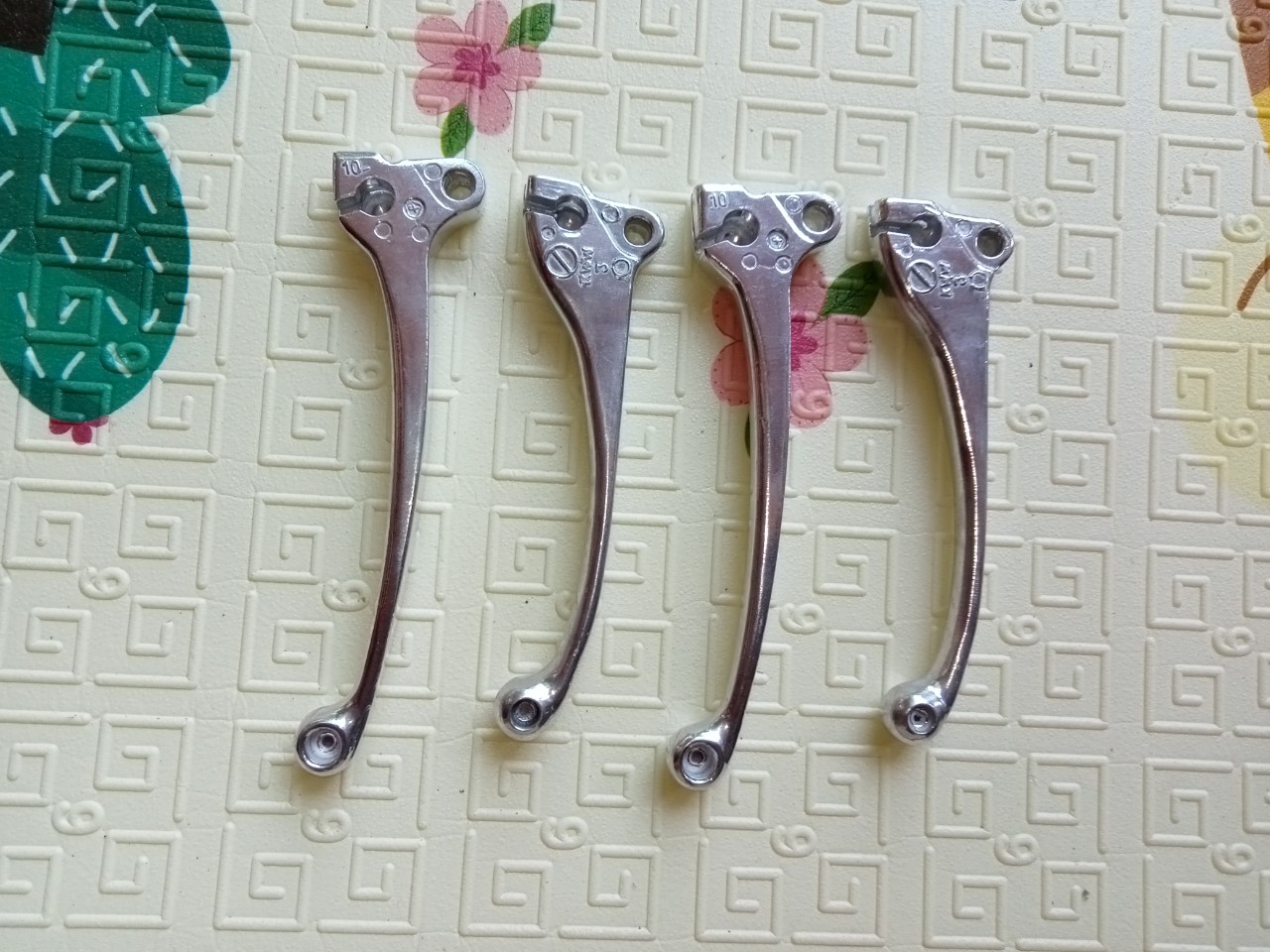 Tay thắng hàng dầy đẹp cho xe  wave rs 100.wave S110.wave cá100