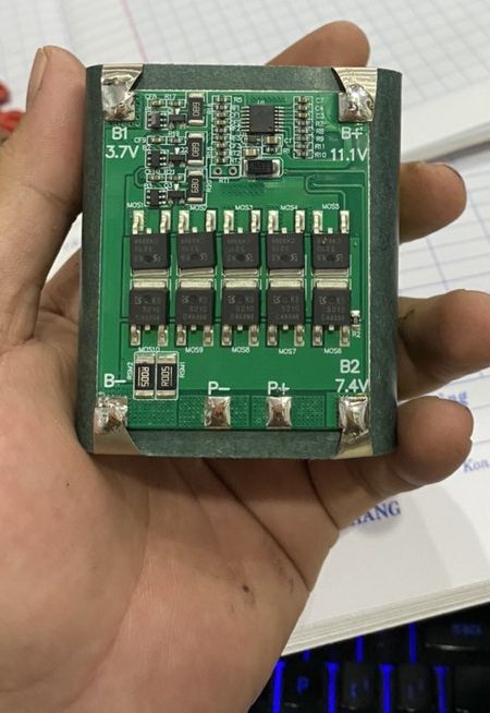 Pin Hitachi 12v ( 3s2p) dạng đứng dành cho máy bãi