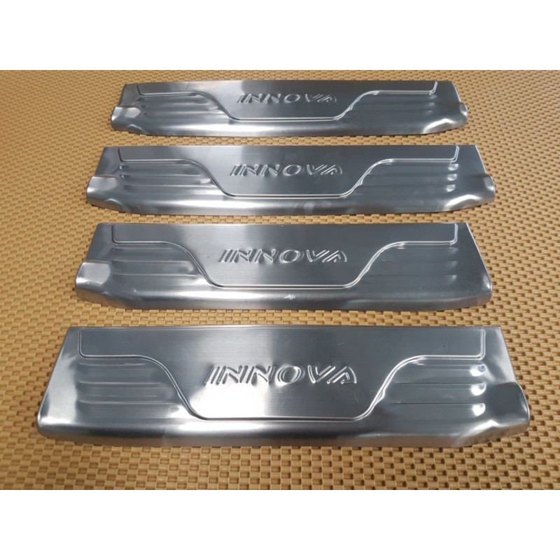 Ốp bậc cửa Innova 2007-2015