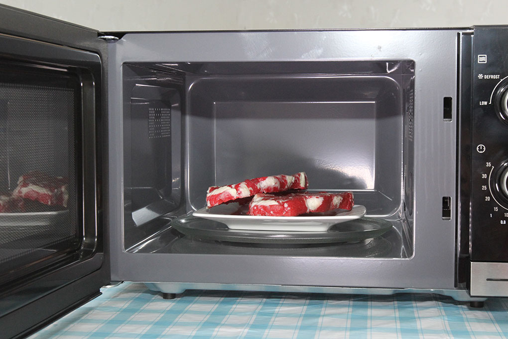Lò vi sóng Electrolux EMM2308X 23 lít