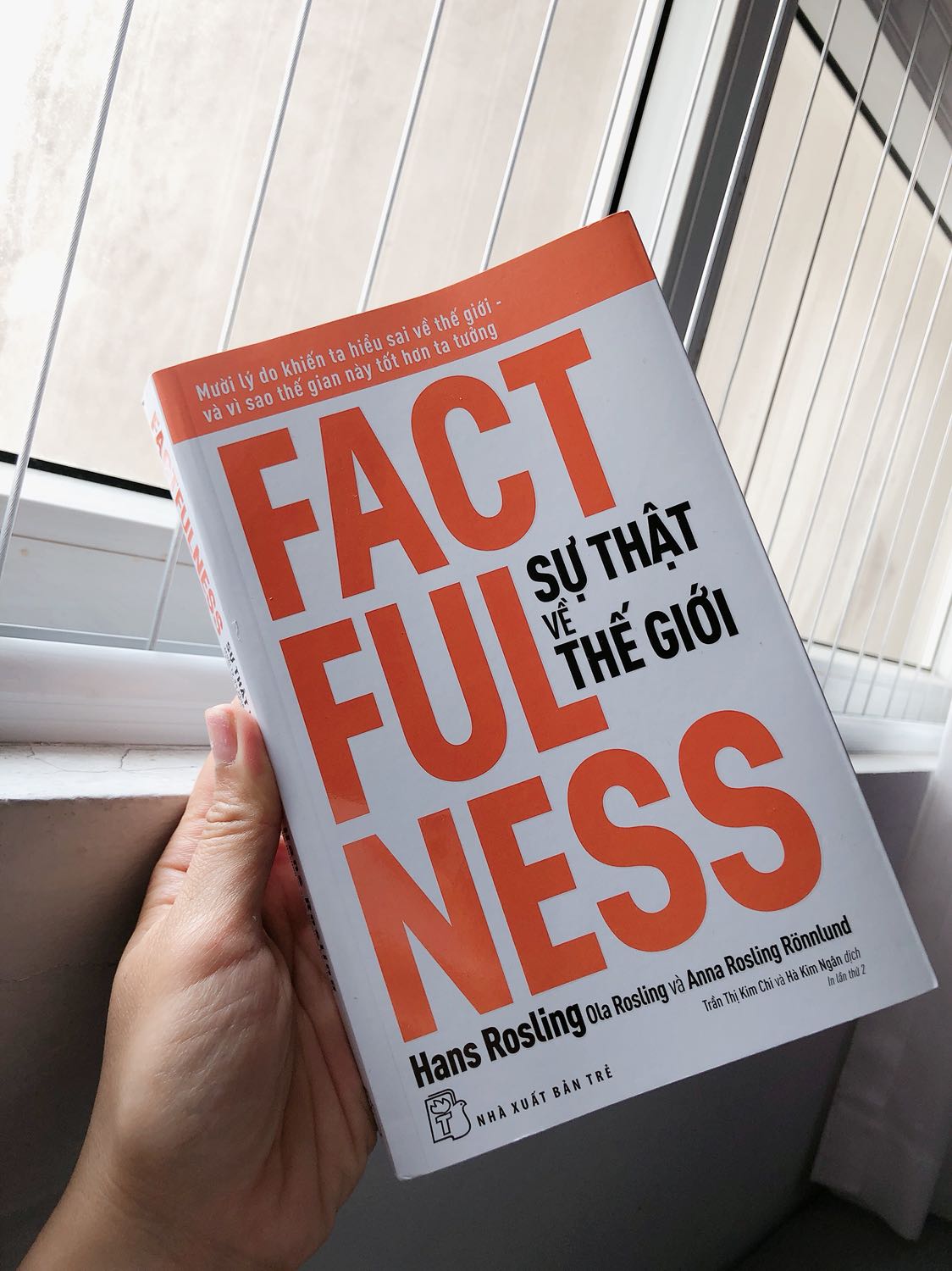 Sách NXB Trẻ - SỰ THẬT VỀ THẾ GIỚI: MƯỜI LÝ DO KHIẾN TA HIỂU SAI VỀ THẾ GIỚI - VÀ VÌ SAO THẾ GIAN NÀY TỐT HƠN TA TƯỞNG