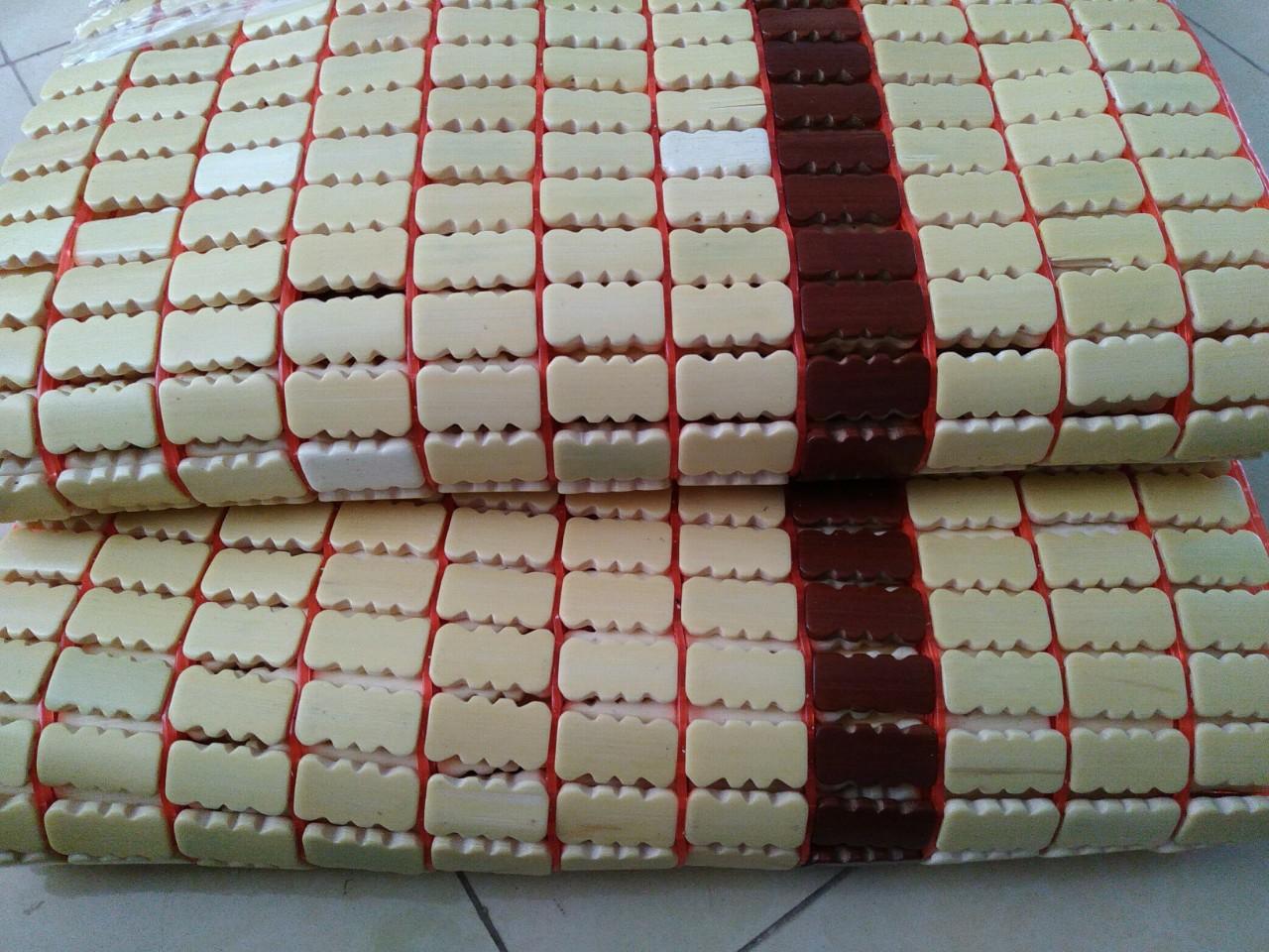 Chiếu trúc-chiếu tre rộng 1m dài1m9 Việt Nam [ màu nâu đen- màu vàng]