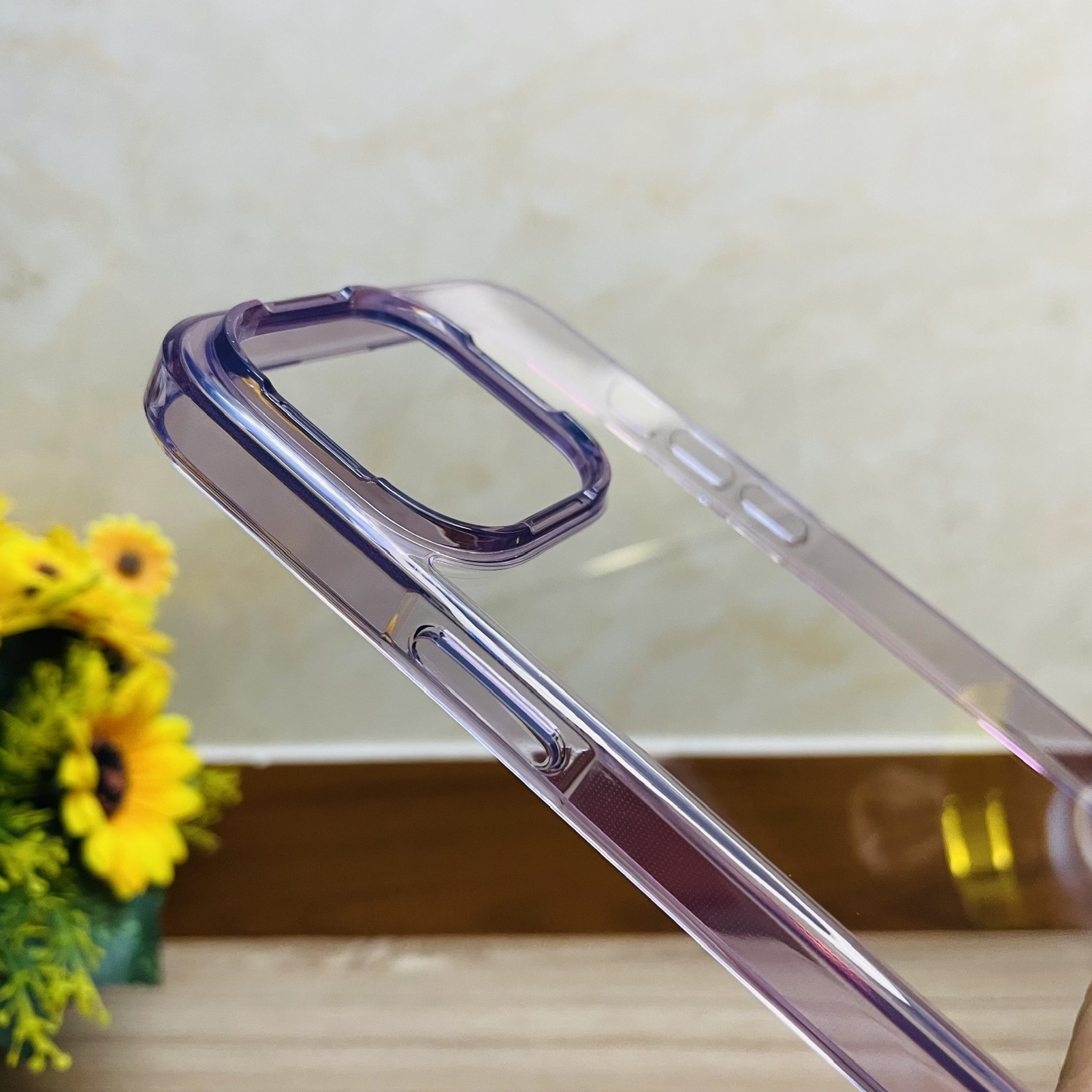Ốp lưng iPhone 14 Pro Max Likgus trong viền màu tím