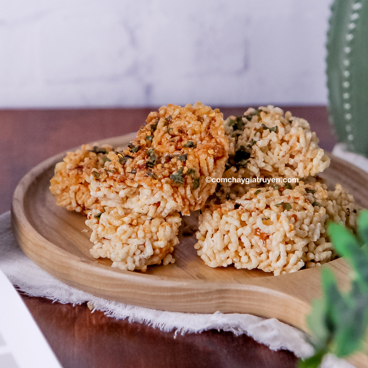 Cơm Cháy Mắm Tỏi 200gr
