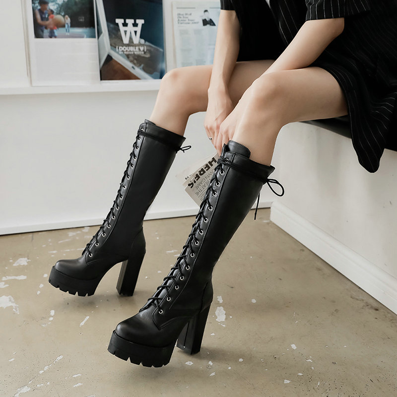 [ 2 màu ĐEN/ TRẮNG] Giày COMBAT boot CỘT DÂY dưới gối gót vuông 12cm GCC127