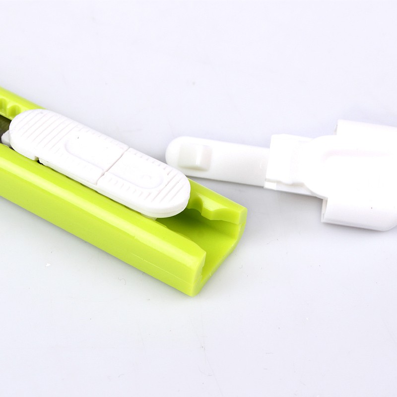 Dao rọc giấy nhỏ Deli E2054