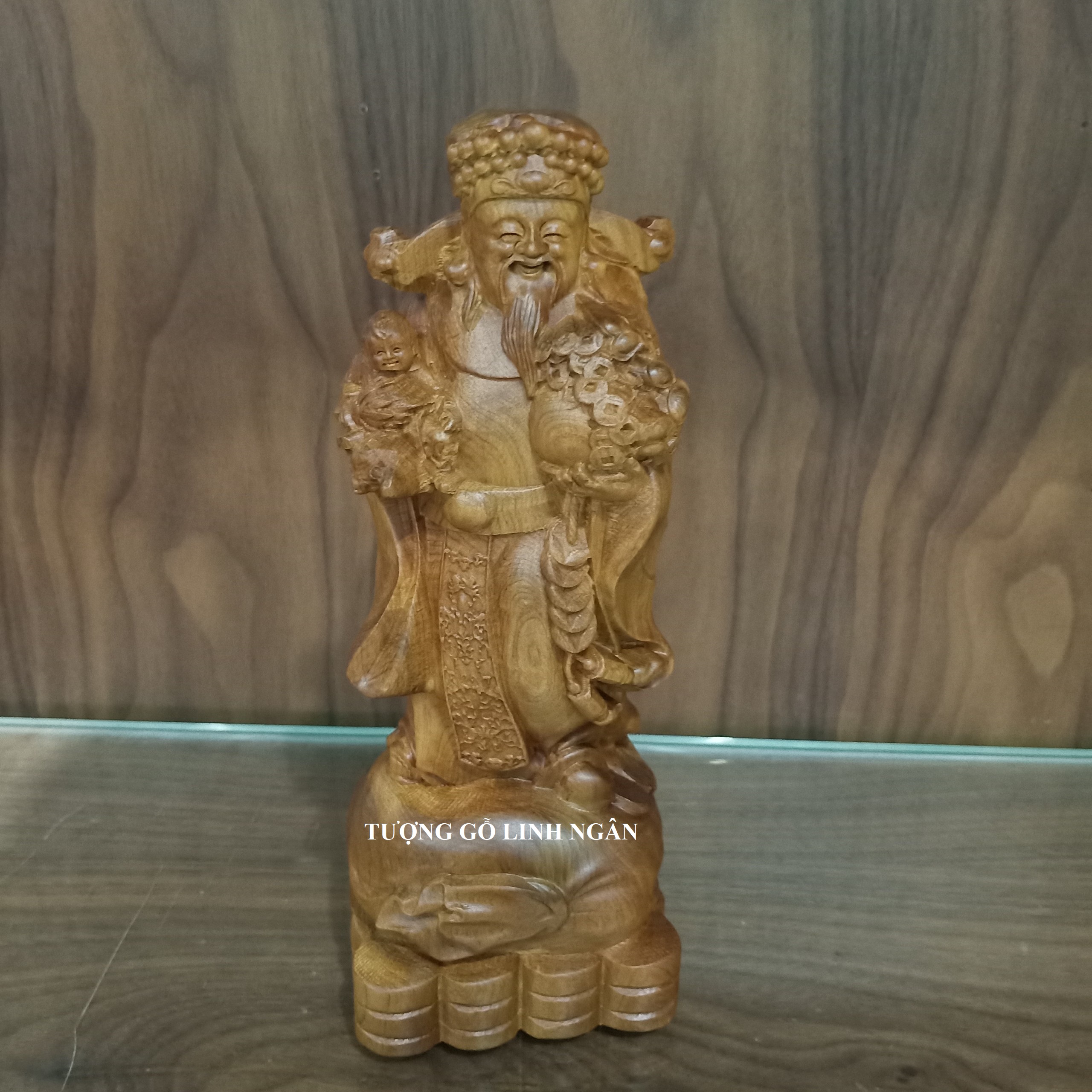 Thần tài gỗ bách xanh cao 20 cm