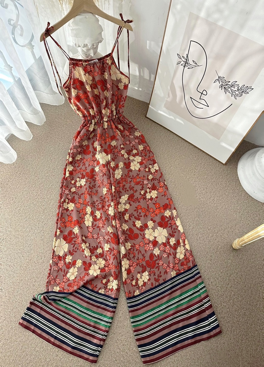 Jumpsuit 2 dây lụa họa tiết