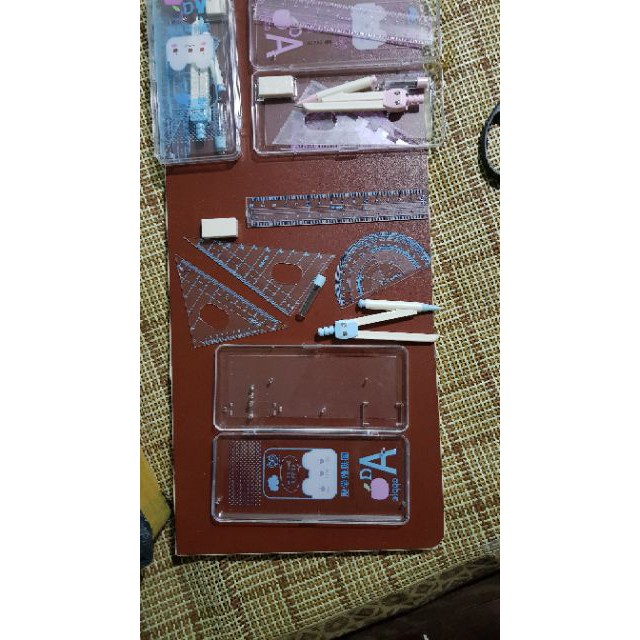 1 Bộ thước kẻ, compa, eke, đo độ (thước bộ học sinh)