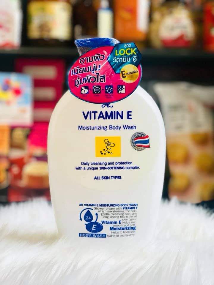 SỮA TẮM DƯỠNG TRẮNG DA DƯỠNG ẨM VITAMIN E THÁI LAN 800ML