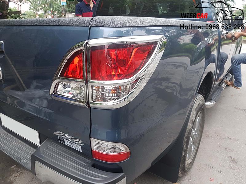Ốp đèn hậu xe Mazda BT50